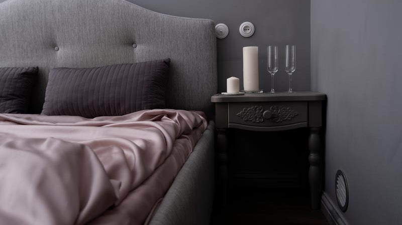 The Benefits of Sleeping on Silk