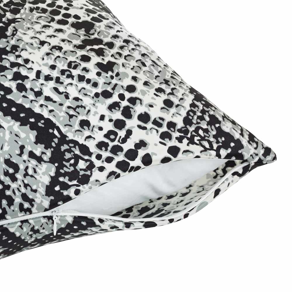 Snake Skin Print Silk Pillowcase - Calidad Home